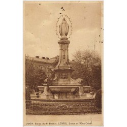 Lwów. Statua Matki Boskiej. Léopol. Statue de Nôtre-Dame