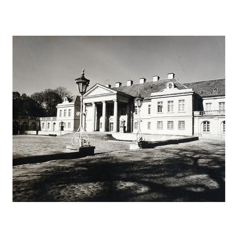"Czerniejewo Zespół Klasycystyczny - Pałac (Ośrodek Usług Turystyczno - Łowieckich) fot. L. Surowiec 71-1241 33223-7 Barwne"