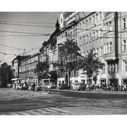 "Poznań. Ul. Dąbrowskiego. Widok ze skrzyżowania z ul. Roosevelta fot. L. Surowiec 71-1097 32039/9 Barwne"