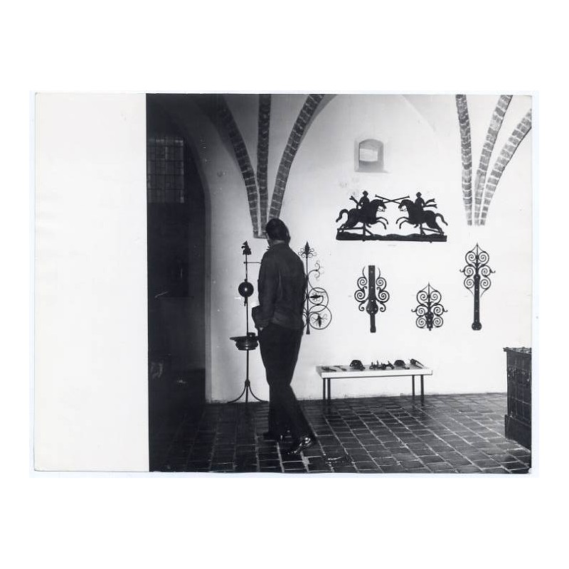 "Toruń (po 1964 r.) Muzeum Okręgowe w Toruniu wystawa w Ratuszu Staromiejskim (parter) Toruńskie rzemiosło artystyczne"
