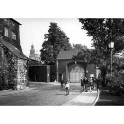 "Kraków - Wawel - wejście od ul. Bernardyńskiej 26-3915 C-3200"