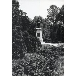 "Śrem -Fragment parku Fot. St. Jabłońska 59024 71-810 Barwne"