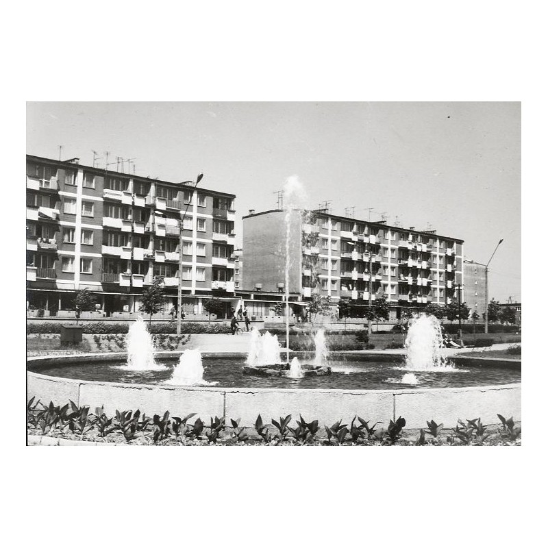 "Leszno - Skwer przy ul. Bohat. Westerplatte fot. J. Siudecki 60-97 K-28560 Barwne"