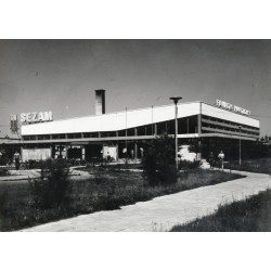 "Babiak Pawilon Handlowy "Sezam" fot. T. Nowak 15-242 59505"