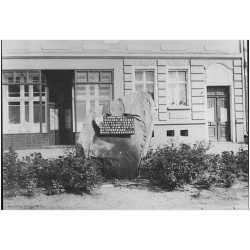 "Jastrowie - głaz upamiętniający wyzwolenie miasta fot. W. Stasiak 15256-5 barwna 68-234"