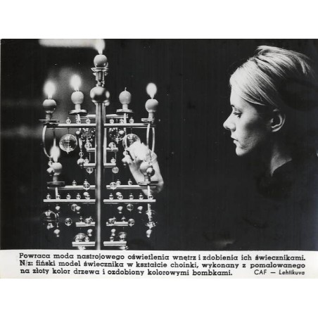 "[...] N/z: fiński model świecznika w kształcie choinki [...] CAF - Lehtikuva"