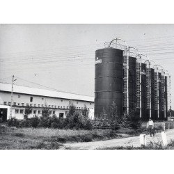 "Manieczki PGR - Silosy fot. Z. Żyburtowicz 71-431 barwne"