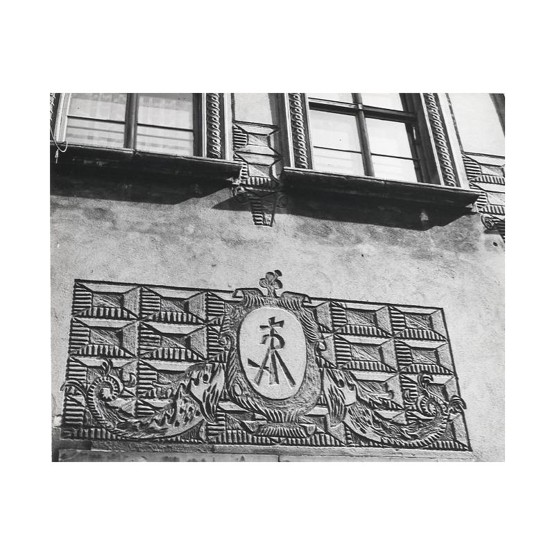 "Poznań. Stary Rynek. Ozdobne godło kamienicy Nr 52 fot. L. Surowiec 71-1081 32031/7"