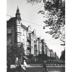 "Poznań ul. Słowackiego fot. L. Surowiec 71-1100 32023/5 Barwne"