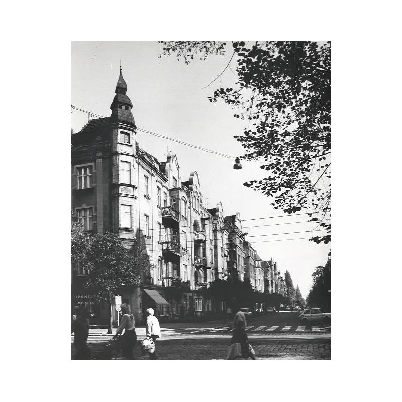 "Poznań ul. Słowackiego fot. L. Surowiec 71-1100 32023/5 Barwne"
