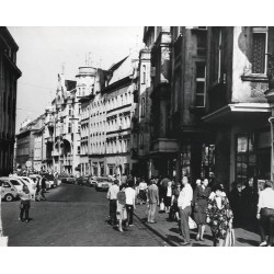 "Poznań. Ul. Szkolna - widok w kierunku Starego Rynku fot. L. Surowiec 71-1066 32040/4 Barwne"