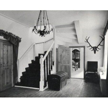 "Koszuty k/ Środy Wlkp. Muzeum Ziemi Średzkiej Dwór z XVIII-XIXw - wnętrze - hall fot L. Surowiec 32681-1 71-1182 Barwne"
