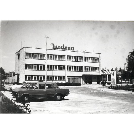 "Rawicz "Modena" fot. M. Jasiecki 60-282 47633 kolor"