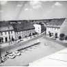 "Jutrosin Frag. rynku - ulica wylotowa na Rawicz fot. J. Woźniak 60-411 65432 barwne"