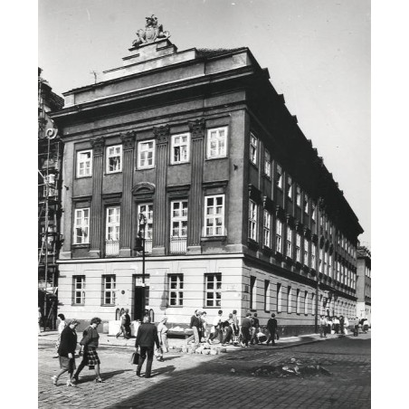 "Poznań. Pałac Mielżyńskich - w Pierzei półn. Starego Rynku (róg ul. Wronieckiej). Obecnie Dom turysty fot. L. Surowiec 71-1083