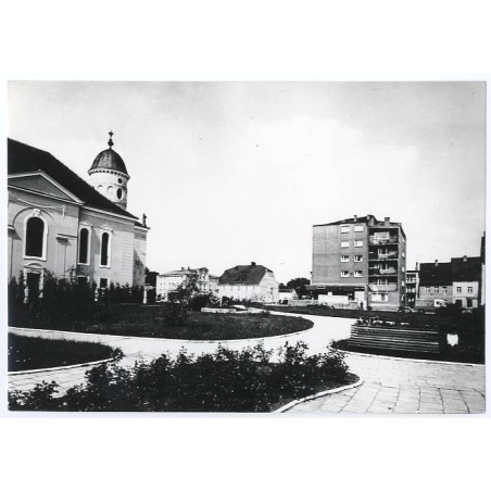 "Syców. Skwer przy ul. Roli Żymierskiego. K. Jabłoński zest. 731 [...]. 36-6539 Kolor k-66339"