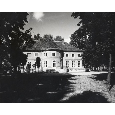 "Mchy Pałac klasycystyczny - siedziba Szkoły Podstawowej fot. L. Surowiec 32688-4 71-1184 Barwne"