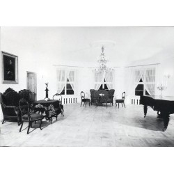 "Koszuty k/ Środy Wlkp. Muzeum Ziemi Średzkiej Dwór z XVIII-XIXw - salon owalny fot L. Surowiec 32672-6 71-1181 Barwne"