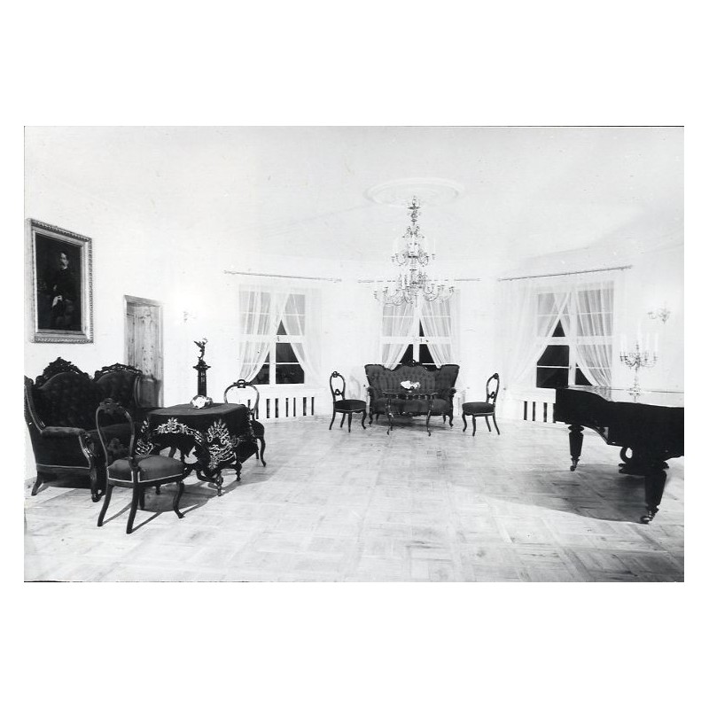 "Koszuty k/ Środy Wlkp. Muzeum Ziemi Średzkiej Dwór z XVIII-XIXw - salon owalny fot L. Surowiec 32672-6 71-1181 Barwne"