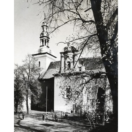 "Grodzisk Wielkopolski Pobernardyński Kościół Barokowy fot. L. Surowiec 71-1254 33234-2 Barwne"