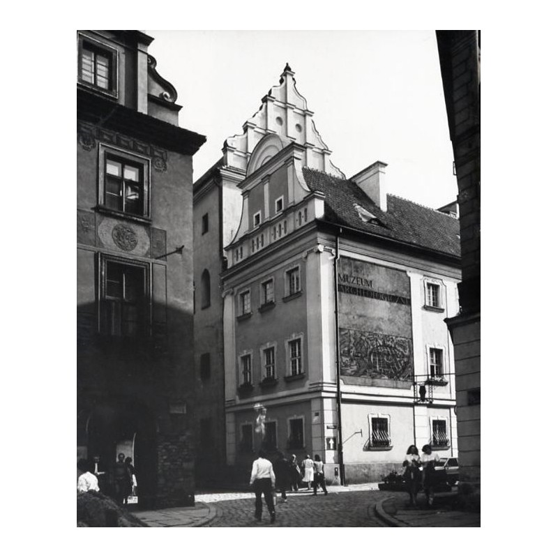 "Poznań Pałac Górków - obecnie Muzeum Archeologiczne widok od strony Starego Rynku fot. L. Surowiec 71-1084 32040/7 Barwne"