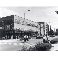 "Leszno ul. Jagiellońska (osiedle Grunwald) fot. M. Trzeciakowski M. Bańkowska 60-458 76088 barwne"