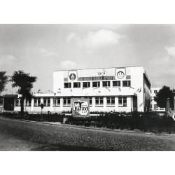 "Gostyń. Hala sportowa fot. M. Janiecki 60-292 k-50579 Barwne"