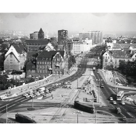 "Poznań. Centrum miasta - ul. Czerwonej Armii fot. L. Surowiec 71-1042 32026/5 Barwne"