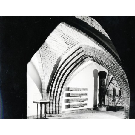 "Poznań Ratusz - Stary Rynek - Muzeum Historii Miasta. - Gotycka Piwnica. fot. L. Surowiec 71-1129 32053-1 barwne"