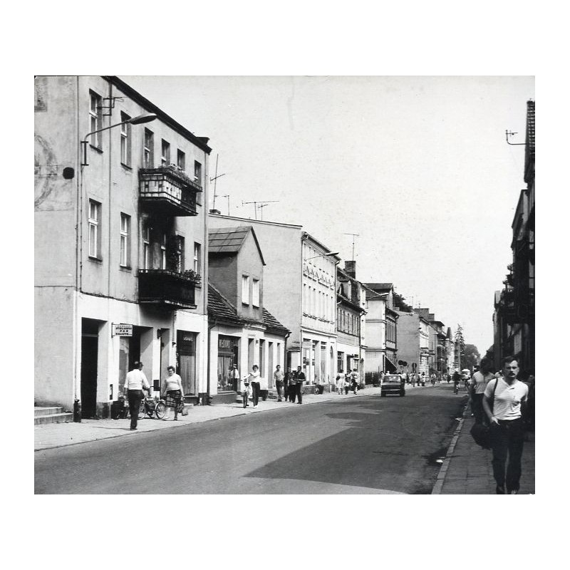 "Środa Wlkp. ulica H. Dąbrowskiego fot. L. Surowiec 32681-2 71-1204 Barwne"