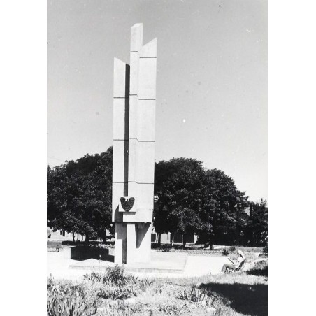 "Witkowo - Pomnik poległych w walkach powstańczych fot. K. Jabłoński 15-85 k-28910 Barwne"