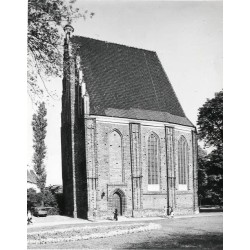 "Poznań. Ostrów Tumski - Gotycki Kościół N.M.P. fot. L. Surowiec. 71-1121 32041-5 barwne"