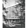 "Poznań. Urząd Wojewódzki przy ul. Stalinogrodzkiej fot. L. Surowiec 71-1104 32028/1 Barwne"