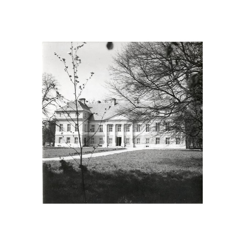 "Siedlec k/Poznania. Pałac, siedziba miejsko gminnej biblioteki fot. St. Wiktor 71-1029 29825-1 barwne"