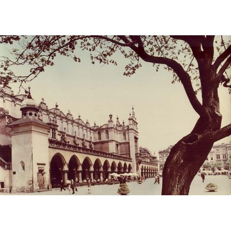 "Kraków. Gotycko-renesansowe Sukiennice na Rynku Głównym 26-3042 [...]"