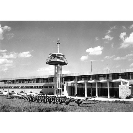 "Poznańskie Leszno-Strzyżewice centrum szybowcowe 31-2423"