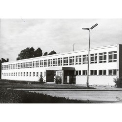 "Leszno Zesp. Szkół Zawod. przy ul. Narutowicza fot. P. Kochański 60-242 38031 barwne"