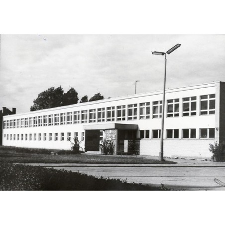 "Leszno Zesp. Szkół Zawod. przy ul. Narutowicza fot. P. Kochański 60-242 38031 barwne"