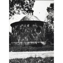 "Manieczki kaplica J. Wybickiego fot. St. Jabłońska 58886 71-732 barwne"