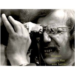 "Nikkon helps You see better!" / autoportret Marka Gerstmanna