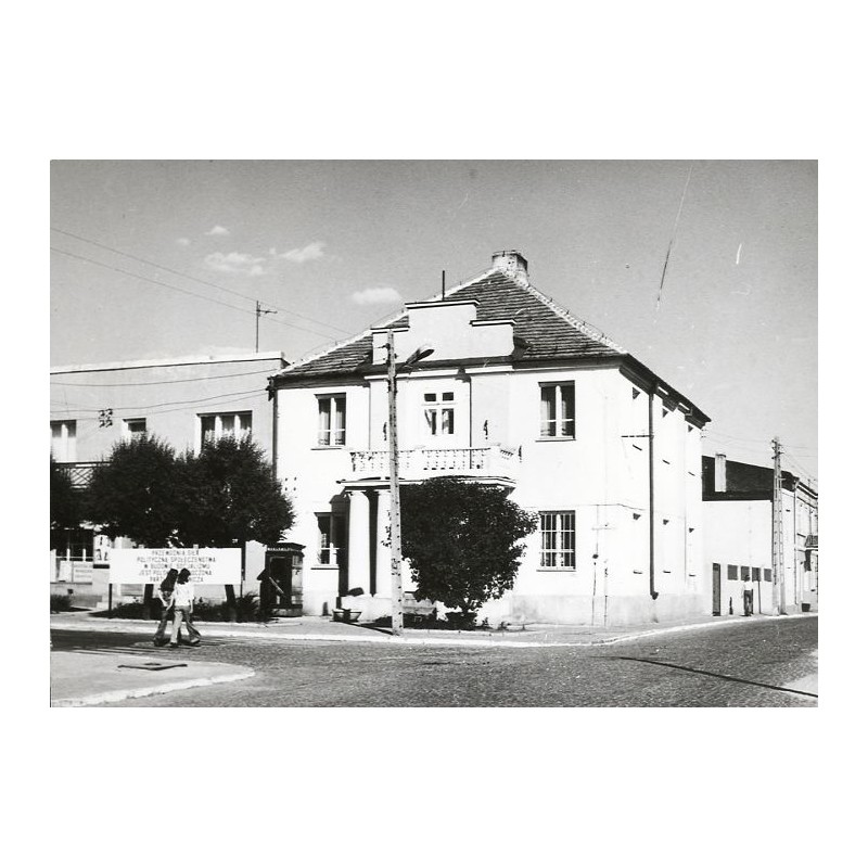 "Kłodawa - Rynek z ratuszem fot. B. Łopieńska 15-94 29877 barwne"