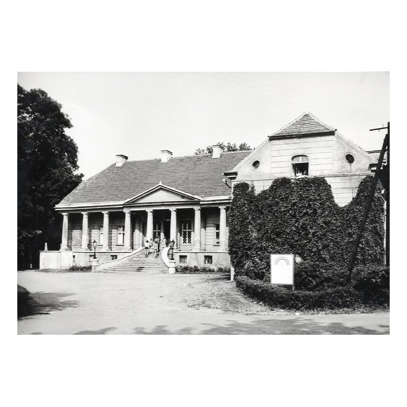 "Lubasz - Pałac w parku (własność PGR) fot. J. Tymiński 68-106 05910-2 Barwne"