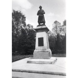 Śrem / "Grodzisk Wlkp. ? Pomnik Powst. Wielkop. fot. A. Chmielewski 023604 71-530 Barwne"