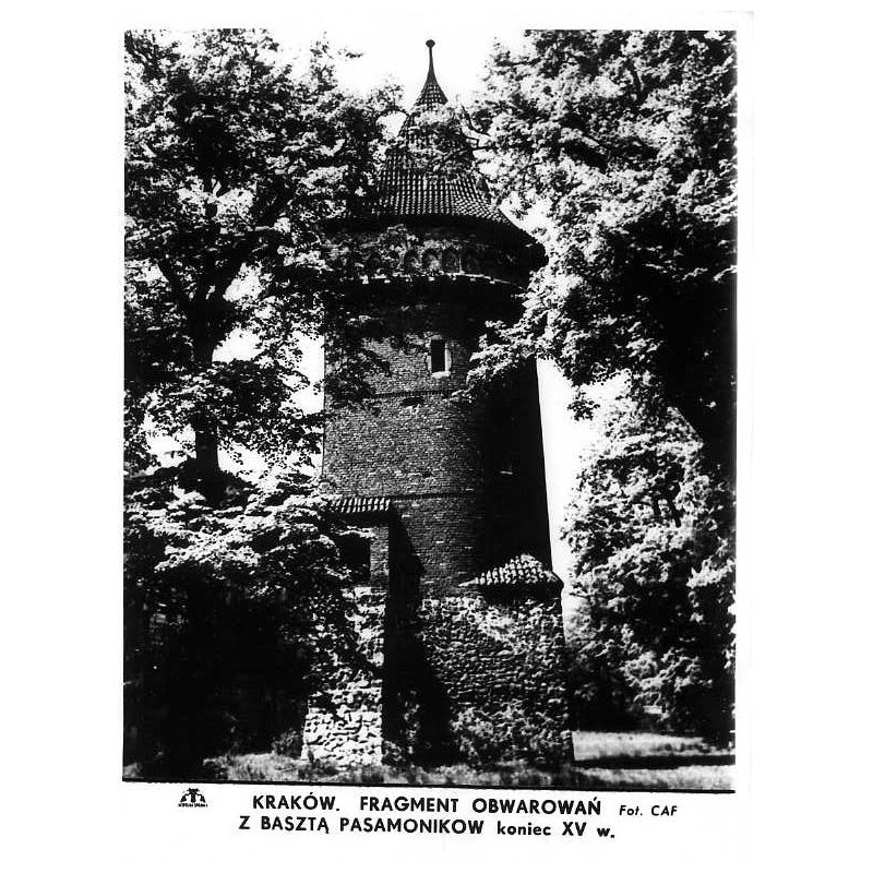 Kraków. Fragment obwarowań z basztą Pasamoników koniec XV w. / "KRAKÓW. FRAGMENT OBWAROWAŃ Z BASZTĄ PASAMONIKOW koniec XV w. Fot