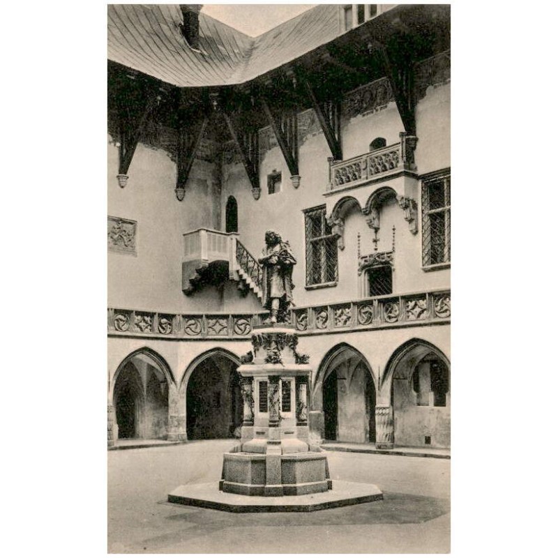 Krakovo-Kraków. Korto de Jagellona Bibliotekojo kun monumento de Nikolao Kopernik. Dziedziniec Biblioteki Jagiellońskiej z pomni