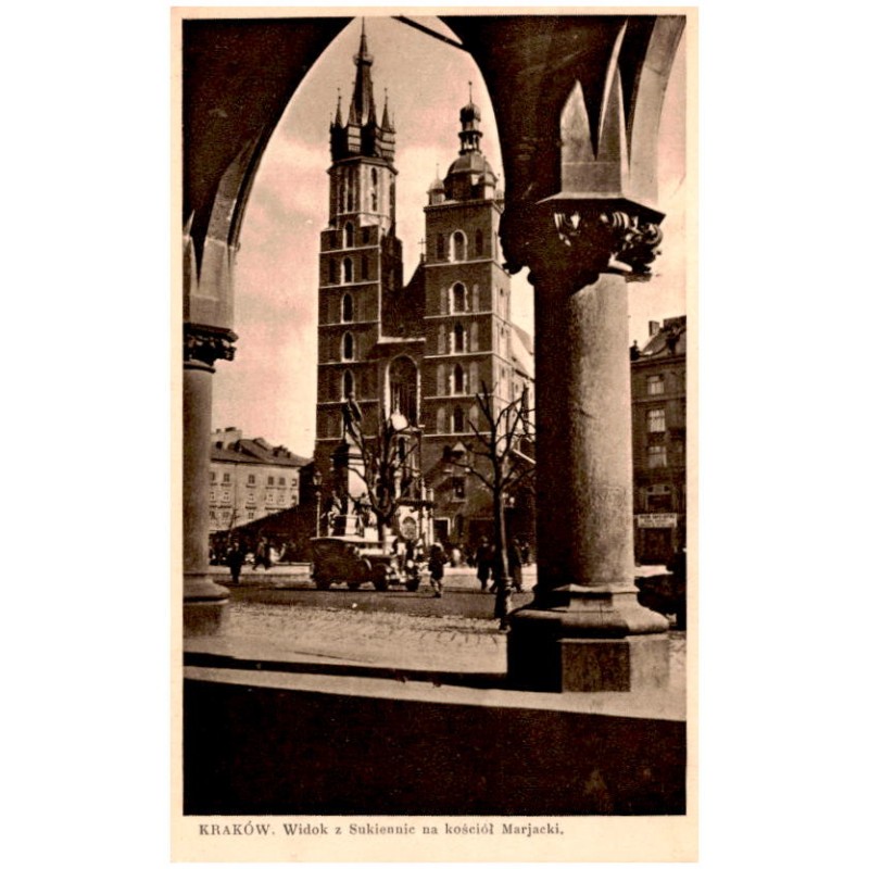 Kraków. Widok z Sukiennic na Kościół Marjacki.