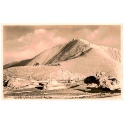 Riesengebirge. Schlesierhaus, Riesenbaude und Schneekoppe (1605 m)