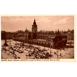 Kraków. Rynek i Sukiennice. Cracovie. La place du Marché et l'ancienne Halle aux draps.