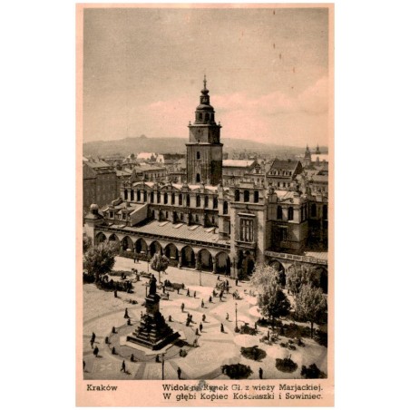 Kraków. Widok na Rynek Gł. z wieży Marjackiej. W głębi Kopiec Kościuszki i Sowiniec