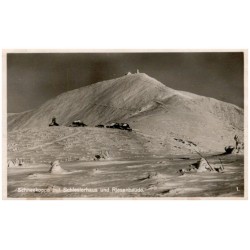 Schneekoppe mit Schlesierhaus und Riesenbaude. 1.